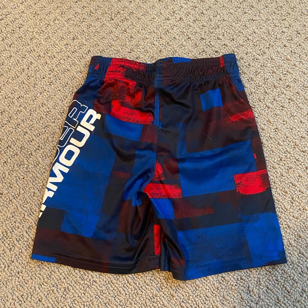 Boys size 4 UA Shorts